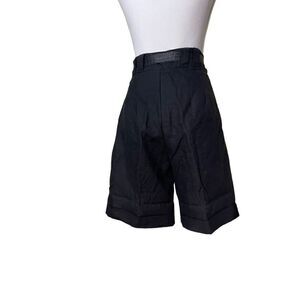 Hunters Run Women’s Black Belted Waist Pleated Front Shorts Size 7